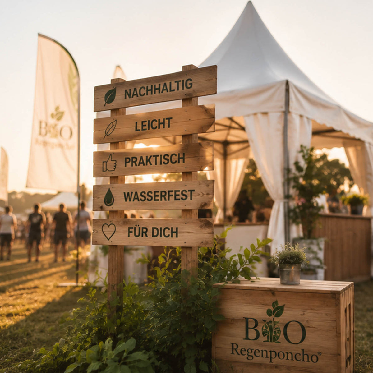 Regenponchos auf einem Festival